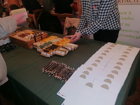 Zdjęcie 1 z albumu Relacja z organizacji stoiska promocyjnego LGD podczas IX Podkarpackiego Festiwalu Szarlotki w Pstrągowej