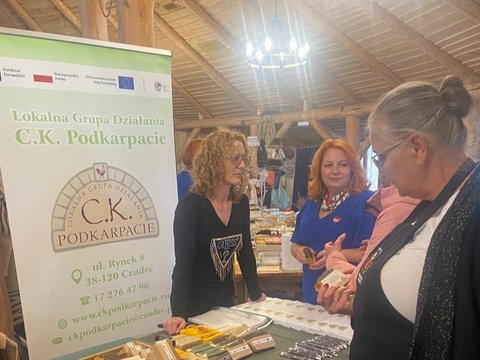 Zdjęcie 2 z albumu Relacja z organizacji stoiska promocyjnego LGD podczas IX Podkarpackiego Festiwalu Szarlotki w Pstrągowej