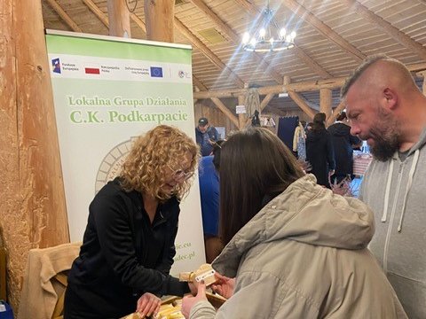Zdjęcie 15 z albumu Relacja z organizacji stoiska promocyjnego LGD podczas IX Podkarpackiego Festiwalu Szarlotki w Pstrągowej
